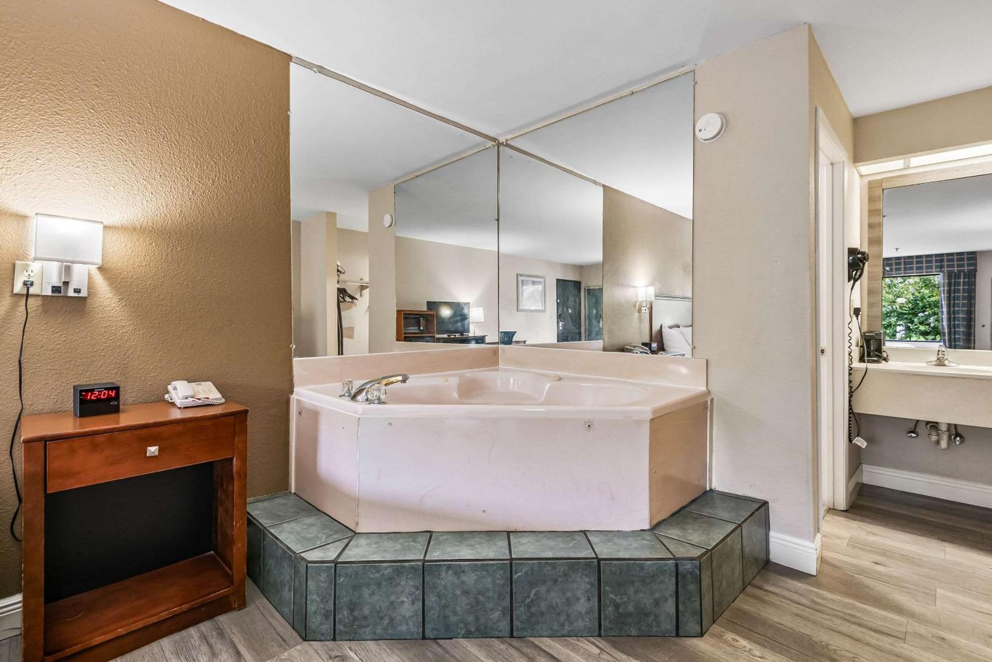 Quality Inn Quincy - Tallahassee West Buitenkant foto